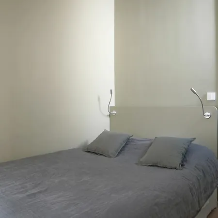 Etoile 8 باريس